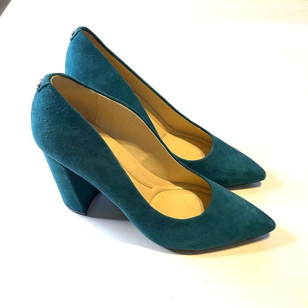 NWOT Nine West Women’s Pumps Sz 10 Green Heels leather upper Dressy Office